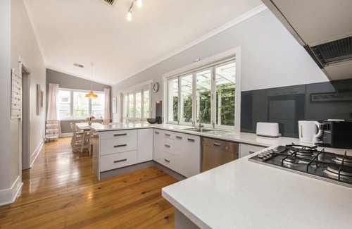 Brighton House | BRIGHTON HAVEN a self-contained modern bungalow