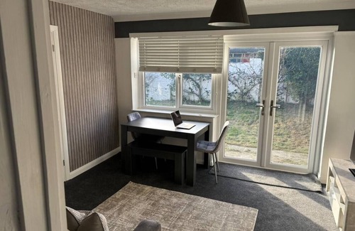 Woodingdean House | Brighton House- Coastal living Cosy 3BR, Brighton House- Beautiful and Spacious 3BR