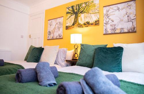 Hove House | Brighton & Hove 4 bedrooms house with free parking in garage