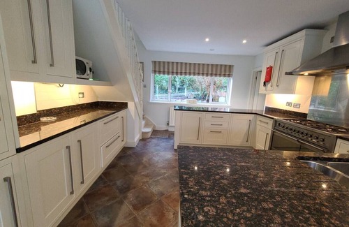 Ovingdean House | Brighton located 4 bed Villa with heated pool
