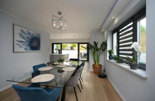 Woodingdean Villa | Brighton Seaside Retreat