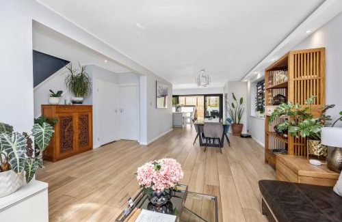 Woodingdean Villa | Brighton Seaside Retreat