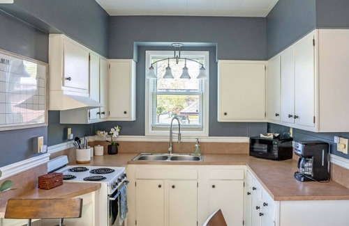 Williamsport Apartment | “Brik House”Near UPMC, Penn College, Lyco College and Little League World Series