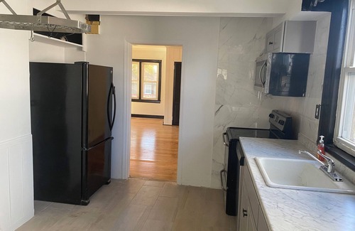 South Side Apartment | Brilliant 3-bedroom apartment in Mount Vernon with WiFi