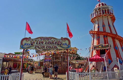 Walton on the Naze House | Brilliant 6 berth caravan for hire at Naze Marine in Essex ref 17342BR