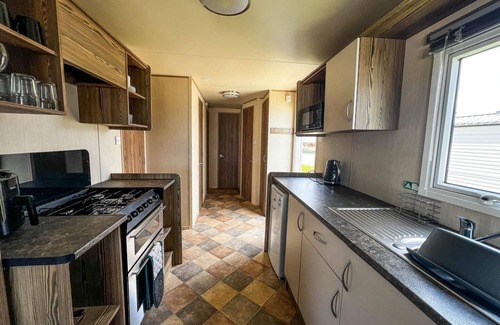 Reighton House | Brilliant 8 berth caravan at Reighton Sands Holiday Park, Haven ref 61053RC