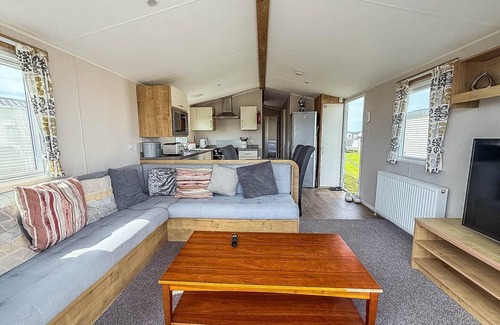 Mablethorpe House | Brilliant 8 berth caravan at Grange Leisure Park in Mablethorpe ref 53111PR