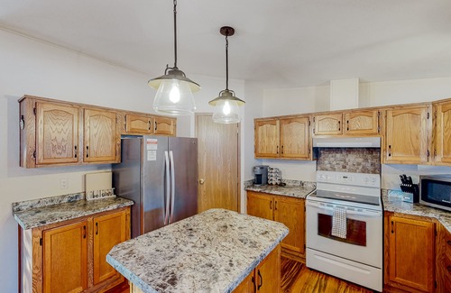 Sturgis House | Brilliant home with mountain view, sauna, hot tub, wood stove, pool table