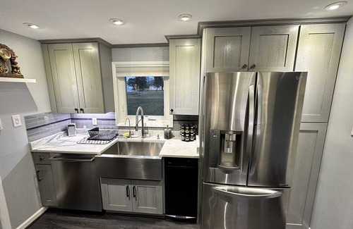 Niagara Falls - Western New York House | Brilliant Lakefront Views- Private Home