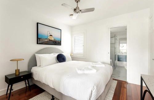 Port Melbourne House | Brilliant Port Melbourne Central Townhouse