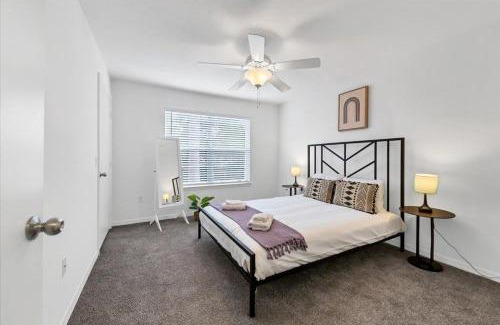 Trailer Estates Apartment | Brilliant & Spacious 1BR w Gym Pool Tennis Court
