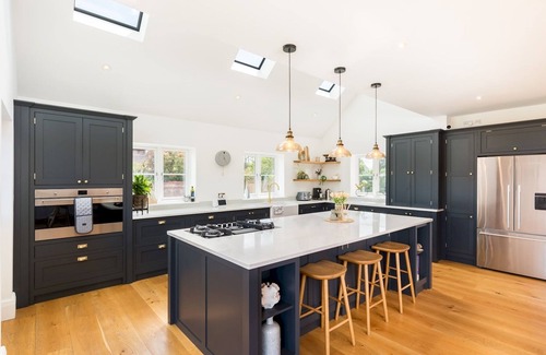Uckington House | Brilliantly Modern, Spacious 4 Bed Family Home | Pass the Keys