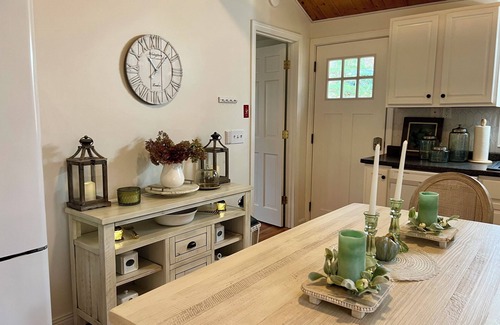 Brimfield Cottage | Brimfield Bungalow by the lake close to Sturbridge
