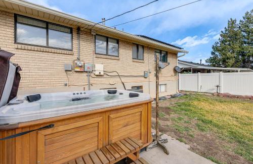 West Valley City House | Bring a Pet West Valley City House with Grill
