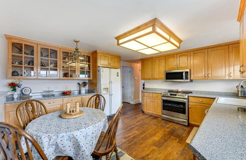 West Valley City House | Bring a Pet West Valley City House with Grill