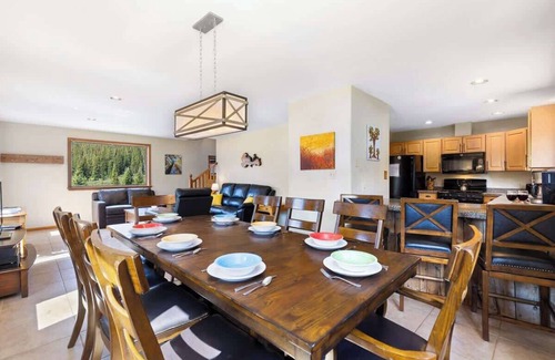 Quandary Village Cabin | Bring Fido! Private Retreat with Hot Tub & Views