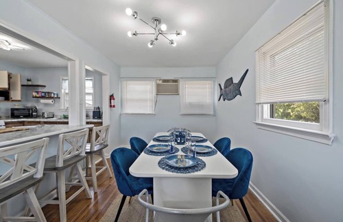 Merion Park House | Bring the whole family to this great place with lots of room for fun