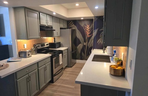 Alhambra Condo | Bring the Whole Family, Fully Stocked! With AC