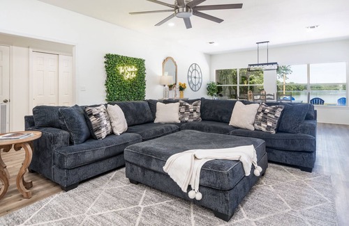 Lake Catherine House | Bring the whole family to this great place with lots of room for fun. The five bedroom, 2.5 bathroom