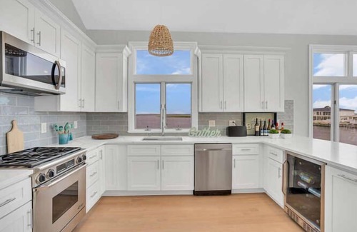 Ocean Beach III House | Bring your boat! Bay Front Contemporary with New In-ground Salt Water Pool
