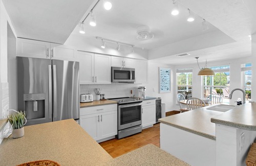 Isles of Capri House | " BRING YOUR BOAT! Enjoy easy access NEW dock, Pool & more!