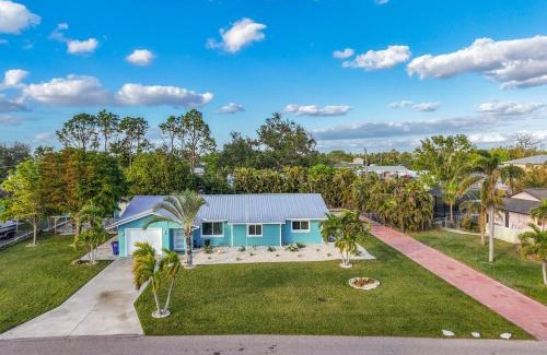 Iona House | Bring Your Boat! Updated Home Close to 3 Beaches