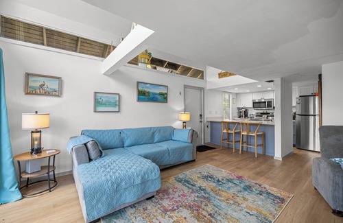 Crystal River House | Bring Your Boat-Waterfront Bungalow- On River Time!