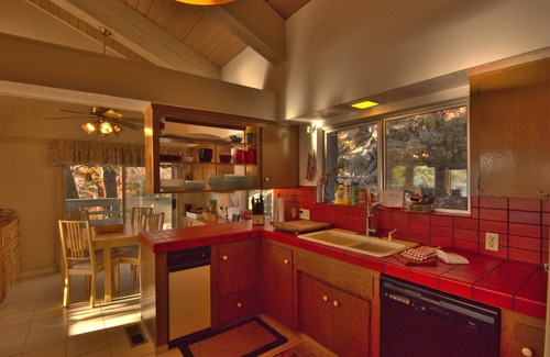Fish Camp Ski Chalet | Bring Your Family Home to the Spacious Yosemite Trestlewood Chalet!