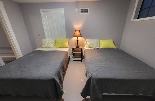 Corsicana House | Bring your Golf Clubs. House located near 4th hole of Public golf course