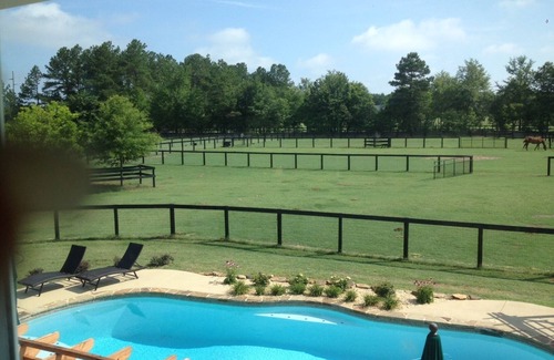 Aiken House | BRING YOUR HORSES! SALT POOL! Pristine Private farm.