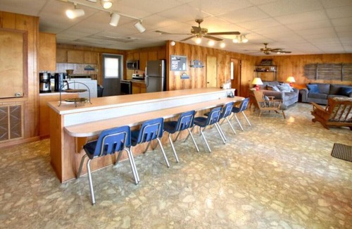 Negreet House | Brinkley’s Place – 2 BR 2 Baths