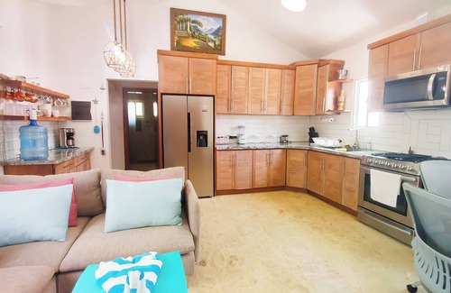 Los Brazos Villa | Brisa Atlántico 2-bedroom in brilliant La Boca with AC, WiFi on secluded beach