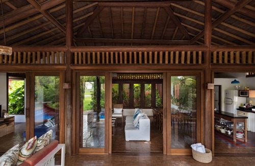 Curuipe House | Brisas Hill, Mirror Beach, between Trancoso and Caraíva.