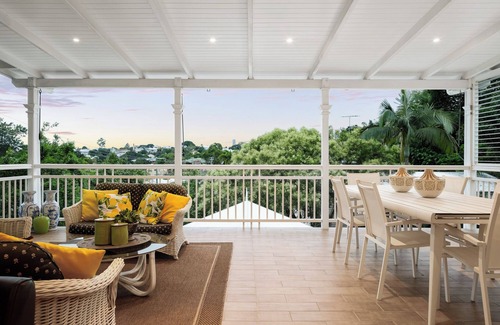 Paddington House | Brisbane Inner City 2 Bedroom home. Minutes walk to supermarkets and eateries