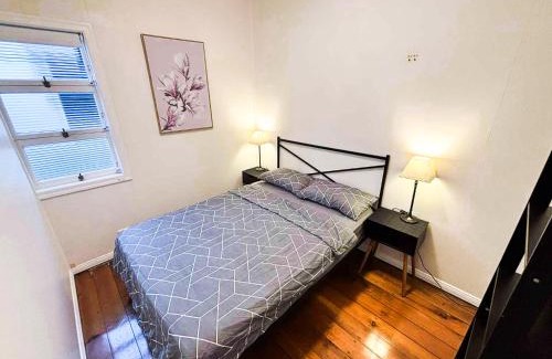 Kelvin Grove House | Brisbane Rooms