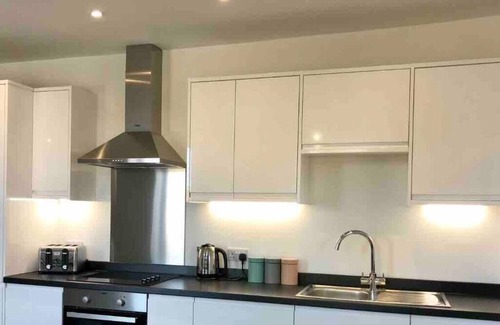 Saint Paul's Apartment | Bristol base near city centre!