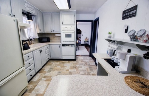 Bristol House | Bristol Boheme home 5 mins from Casino & Downtown
