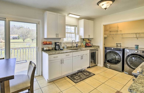 Bristol House | Bristol Home 3 Mi to State Street!