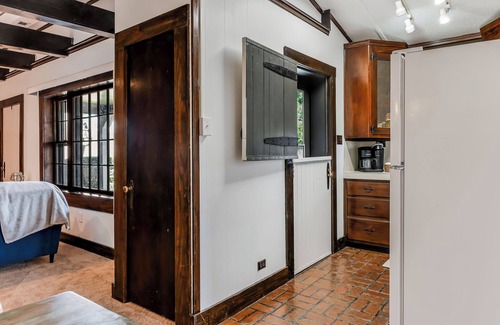 Bristol House | Bristol Home Minutes to Downtown & Holston Lake