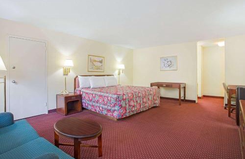 Bristol Hotel | Bristol Parkway inn
