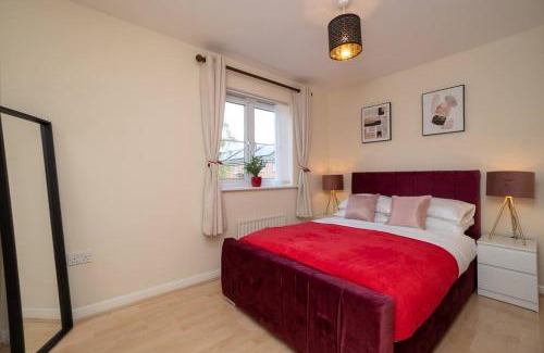 Cribbs Causeway Apartment | Bristol's Coach House - 2 Bedroom Detached Apartment with Secure Parking