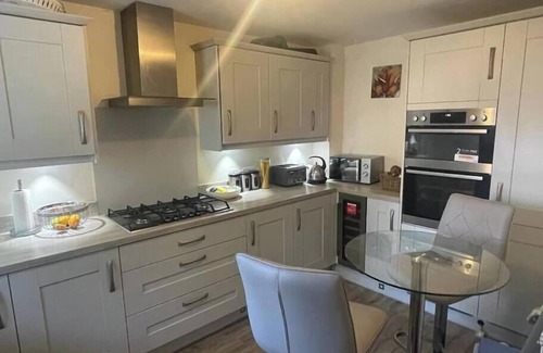 Patchway House | Bristol Unique Townhouse - 4 Bedroom House