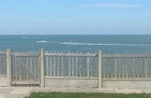 Greenhill Apartment | BRiSYL BEACH HOUSE, with amazing changing views!