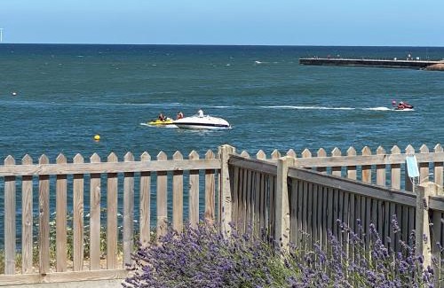 Greenhill Apartment | BRiSYL BEACH HOUSE, with amazing changing views!