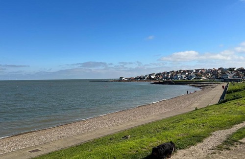 Greenhill Apartment | BRiSYL BEACH HOUSE, with amazing changing views!