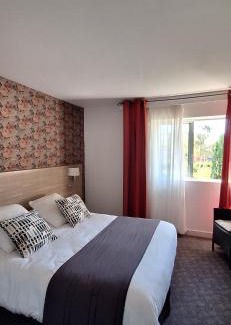 Saint-Hilaire-du-Harcouet Hotel | Brit Hotel le Cygne