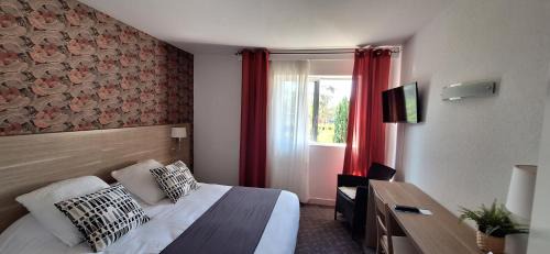 Saint-Hilaire-du-Harcouet Hotel | Brit Hotel le Cygne