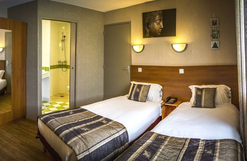 Saint-Andre-de-la-Marche Hotel | Brit Hotel Azur - Cholet