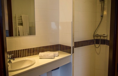 Saint-Andre-de-la-Marche Hotel | Brit Hotel Azur - Cholet