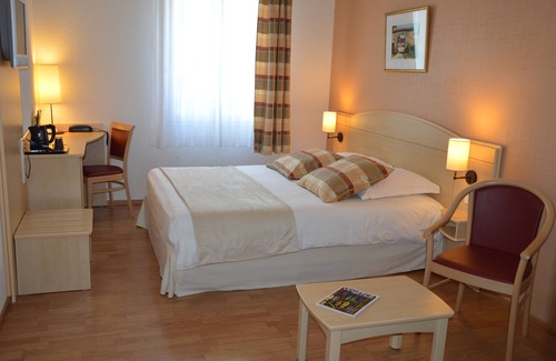 Chateaudun Hotel | BRIT HOTEL CHATEAUDUN